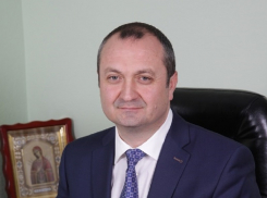 Силовики пришли с обысками к главе Славянского района