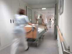 Житель Туапсе во время драки разбил голову о бордюр