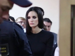 Жена хавбека «Краснодара» Мамаева пройдет тест на наркотики