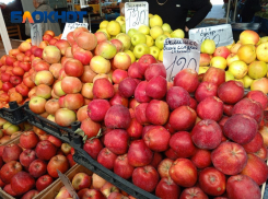 В Краснодаре взлетели цены на яблоки, капусту и лук