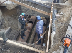 Жителей центра Краснодара оставили без горячей воды еще на пару недель