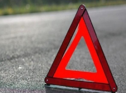 В результате опрокидывания иномарки погиб водитель и двое детей на Кубани 