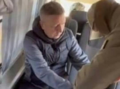 Главу Крымского района Кубани заковали в наручники