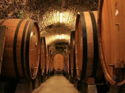 Гастарбайтеры  задохнулись в винной бочке в Анапе из-за халатности работодателя