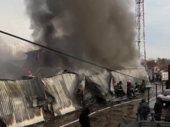 Станция техобслуживания выгорела в Краснодаре 