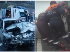 В Сочи мужчину зажало в искореженной машине после жесткого ДТП с «ГАЗелью»