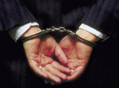 Заместитель руководителя управления строительства Краснодарского края перечислил на счет фирмы супруги более 44 миллионов рублей из краевого бюджета