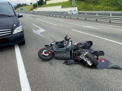 В ДТП под Сочи погибла пассажирка скутера