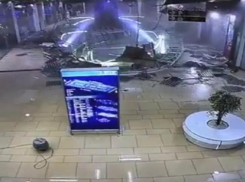 Обрушение крыши в ТЦ «Галерея» в Краснодаре попало на видео
