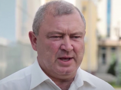 Глава Ильского Николай Головко со скандалом ушёл в отставку