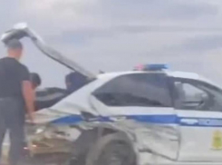 В Краснодарском крае в патрульный автомобиль ДПС врезался KIA