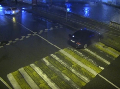 В Сочи нашли водителя, снесшего парапет на набережной