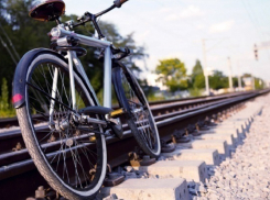 Поезд насмерть сбил 23-летнего парня на Кубани 