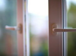  Два маленьких ребенка в Сочи за неделю выпали из окна 