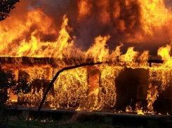 Из горящего дома в Сочи эвакуировали 20 человек