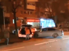 В Краснодаре столкнулись сразу пять автомобилей