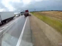 Появилось видео момента ДТП с пассажирским автобусом в Краснодарском крае 