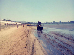 Пляжи Анапы превратились в «свалку» после трехдневного шторма