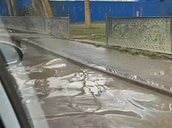 Дорога возле краснодарского сквера ушла под воду