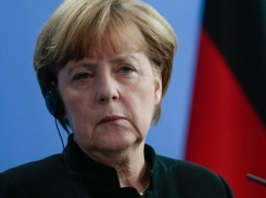 Меркель хочет поговорить в Сочи о войне