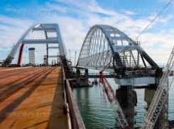 «Да будет свет»: Крымский мост через Керченский пролив будет электрифицирован  