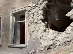 «Рядом нет ни одного военного объекта»: губернатор показал разрушенную школу в Новороссийске 