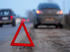 Возле станицы Новокорсунская столкнулись  микроавтобус Ford «Transit» и легковой автомобиль Lada