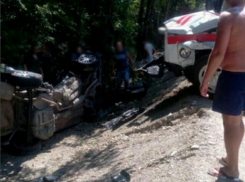  В лобовом столкновении с грузовиком погибли четыре человека в Туапсинском районе 