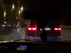  Почувствовали безнаказанность: «Золотая молодежь» проехалась по тротуару Кубанской набережной Краснодара 