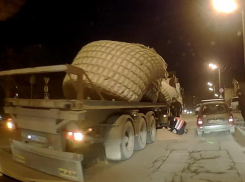 «Что за баулы?» в Новороссийске интернет-пользователей смутил новый способ перевозки зерна