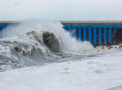 В Сочи объявлено штормовое предупреждение