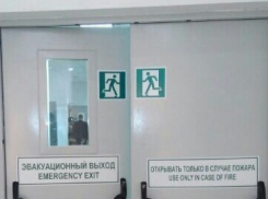  Человека с ограниченными возможностями не смогут эвакуировать из горящего ТРЦ на Кубани 