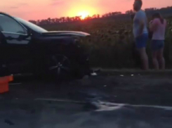 На Кубани при столкновении двух легковушек пострадали три человека