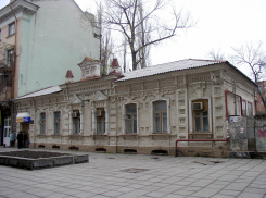 Владельца обязали по суду отремонтировать «Дом врача Михалева»