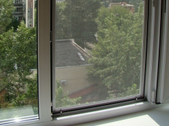 В Тихорецке из окна 5-го этажа выпал ребенок 