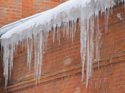 Краснодарцев предупредили о сосульках на крышах 