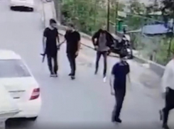 Мужчина с автоматом устроил стрельбу во время массовой драки в Сочи