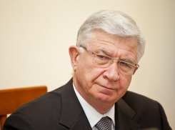 Экс-мэр Краснодара Евланов начал работу в приемной с обманутыми дольщиками