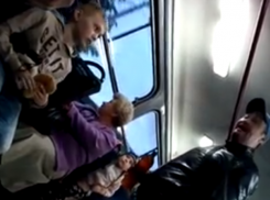 Кондуктора трамвая обвинили в воровстве и оскорблении личности