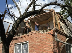 Открытое горение на складах ликвидировано: последствия атаки БПЛА устраняют в Краснодаре  