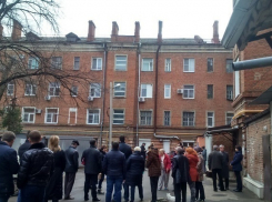 В Краснодаре из-за расширения Ростовского шоссе может обрушиться дом