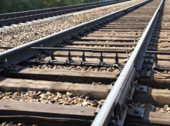  В Армавире товарный поезд сбил 40-летнюю женщину 