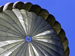 Прыжок с парашютом под Краснодаром закончился смертельным падением  