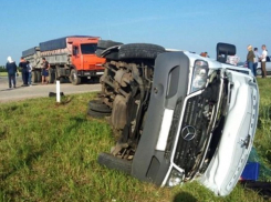  В Кавказском районе маршрутка с людьми влетела в «КамАЗ» 