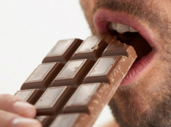 Мошенник-сладкоежка попался на краже кучи шоколадок в Краснодаре