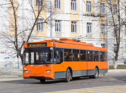 В Краснодаре в час пик остановились троллейбусы