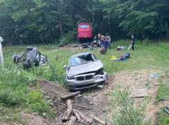 В Краснодарском крае автобус со студентами попал в массовое ДТП