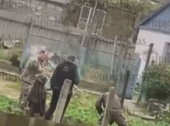 «В огород частного дома что-то упало»: в Краснодарском крае соцсети сообщили о громком хлопке