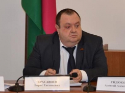В четыре раза меньше среднекраевой зарплаты оказались доходы депутата ЗСК Красавцева
