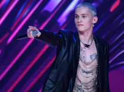  Кричалку «Даня - лох» придумали дети во время выступления Милохина в лагере Кабардинки